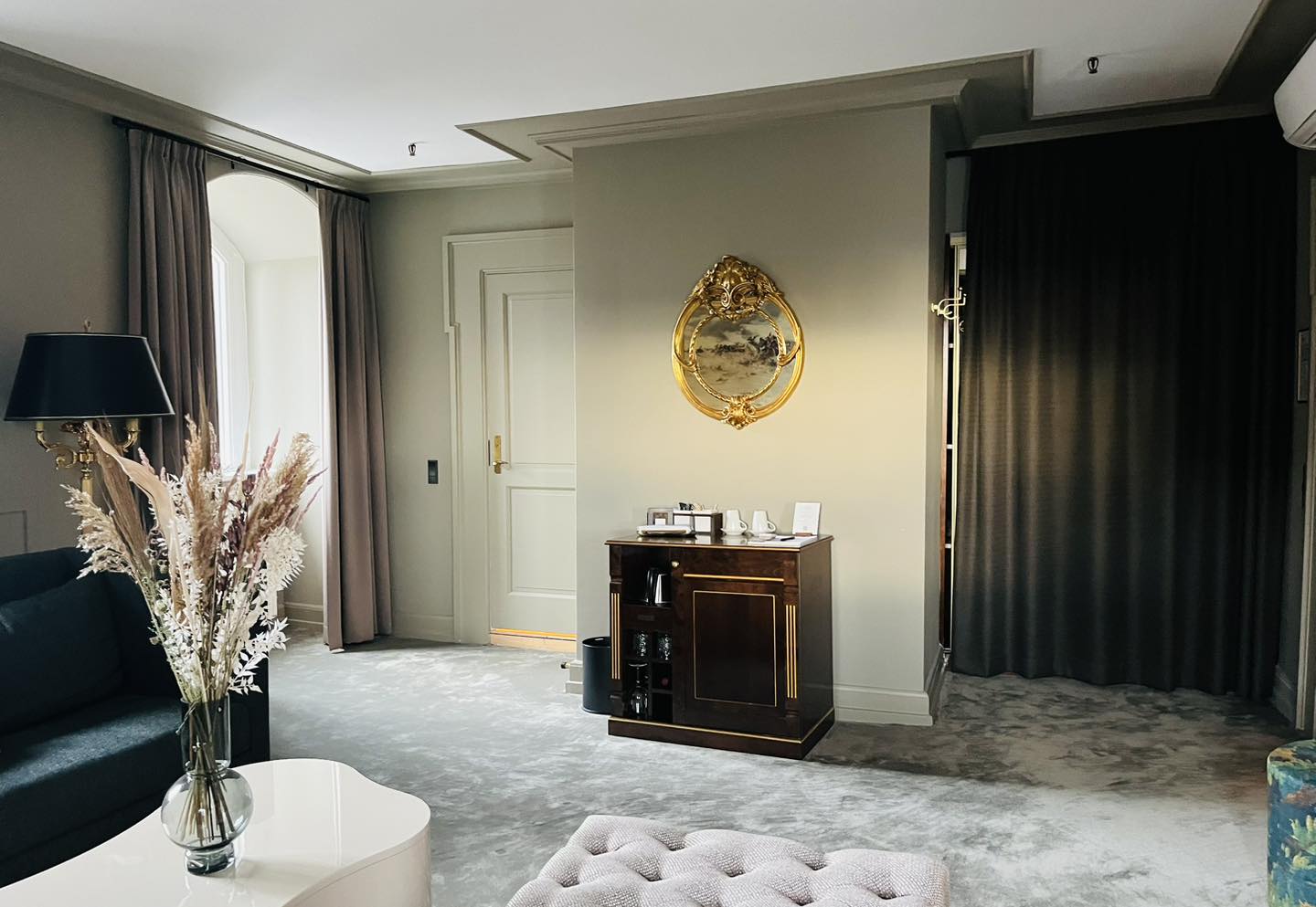 Hotelsuite · Detaljer